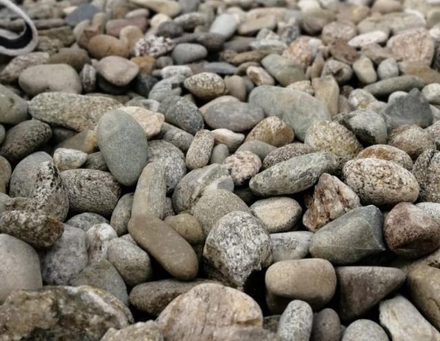 Галька речная пестрая (20-40 мм.)  купить в Костроме от производителя, без посредников