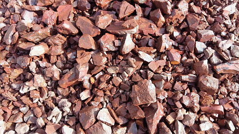 Kamenclub.ru: Щебень крошка красный (ЯШМА) фр. 10-20 мм.  купить в Костроме яшма красный, бордовый, оранжевый, рыжий декоративный каменный ландшафтный щебень колотый 9000 руб/т   фото КАМЕНЬ КЛУБ