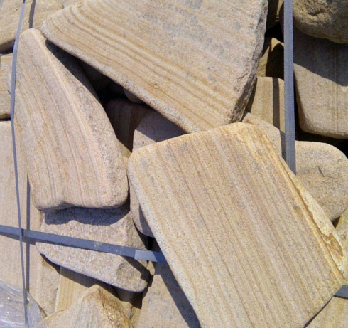 Kamenclub.ru: Песчаник пластушка галтованный желтый с рисунком (3 см)  купить в Костроме плитняк - пластушка желтый песчаник 21000 руб/м3   фото КАМЕНЬ КЛУБ