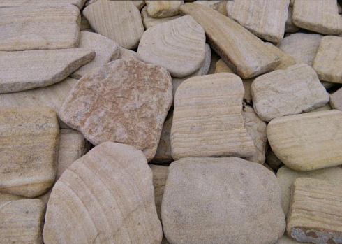 Kamenclub.ru: Песчаник пластушка галтованный желтый с рисунком (3 см)  купить в Костроме плитняк - пластушка желтый песчаник 21000 руб/м3   фото КАМЕНЬ КЛУБ