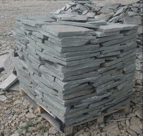 Kamenclub.ru: Песчаник пластушка серо-зеленый (1,5 см)  купить в Костроме плитняк - пластушка серо-зеленый, серый, зеленый пластушка рваная ландшафтная колотая 10200 руб/м3   фото КАМЕНЬ КЛУБ