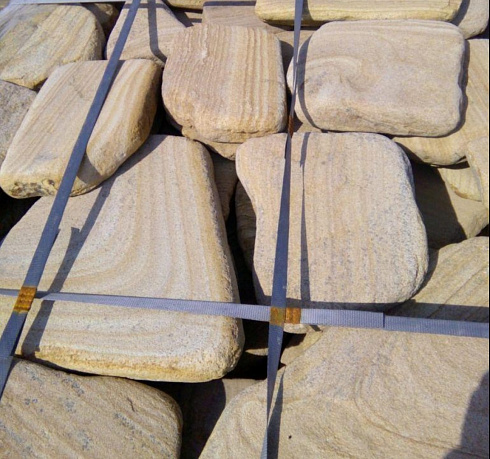 Kamenclub.ru: Песчаник пластушка галтованный желтый с рисунком (3 см)  купить в Костроме плитняк - пластушка желтый песчаник 21000 руб/м3   фото КАМЕНЬ КЛУБ