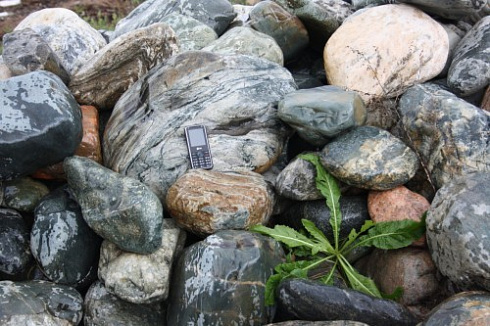 Kamenclub.ru: Ландшафтные валунчики фр.100-500 мм.  купить в Костроме крупный природный камень серый, темно-серый, светло-серый речной валун крупный 4800 руб/т   фото КАМЕНЬ КЛУБ