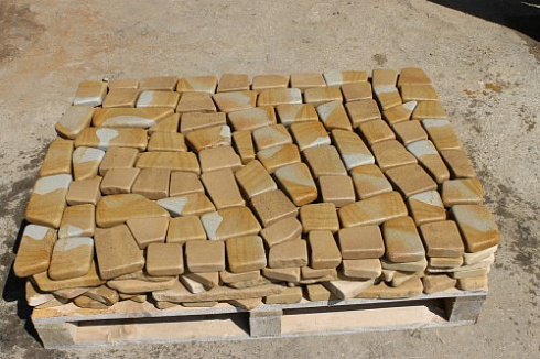 Kamenclub.ru: Песчаник брусчатка (Готика) art PSG-L-01  купить в Костроме    2300 руб/кв.м   фото КАМЕНЬ КЛУБ