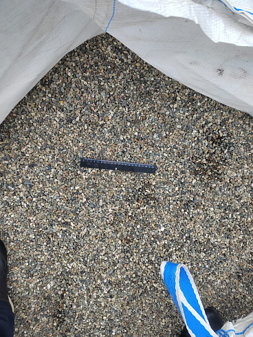 Kamenclub.ru: Галька речная окат (серая) фр.5-10 мм купить  в Костроме галька речная серая, серый, темно-серый, светло-серый, коричневый речная окатанная галька декоративная ландшатфная 5000 руб/т   фото КАМЕНЬ КЛУБ