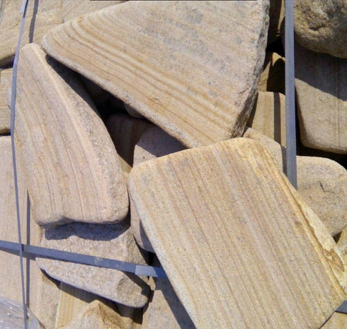 Kamenclub.ru: Песчаник пластушка галтованный желтый с рисунком (3 см)  купить в Костроме плитняк - пластушка желтый песчаник 21000 руб/м3   фото КАМЕНЬ КЛУБ