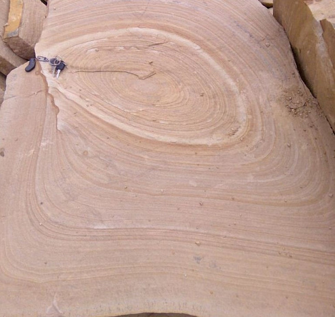 Kamenclub.ru: Форматный камень (плаха) пошаговая дорожка от 70-150 см (4 -12 см)  купить в Костроме плитняк  форматный плаха желтый песчаник 9 000 руб/т   фото КАМЕНЬ КЛУБ