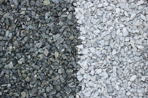 Kamenclub.ru: Щебень крошка зеленый (змеевик) фр. 10-20 мм.  купить в Костроме змеевик зеленый, салатовый декоративная ландшафтная каменная крошка щебня 7 200 руб/т   фото КАМЕНЬ КЛУБ