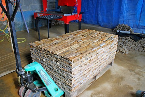 Kamenclub.ru: Песчаник (лапша) art PSG-3-01  купить в Костроме    2300 руб/кв.м   фото КАМЕНЬ КЛУБ