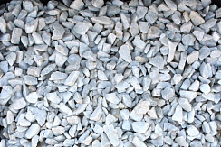 Kamenclub.ru: Мраморная крошка, щебень, цвет-белый, фр. 3-5 мм.  купить в Костроме мрамор белый молочный бежевый мрамор колотый 11500 руб/т   фото КАМЕНЬ КЛУБ