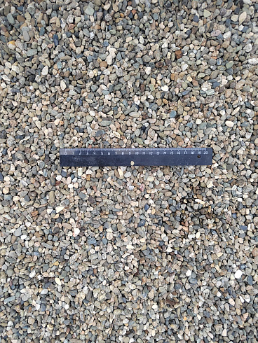 Kamenclub.ru: Галька речная окат (серая) фр.5-10 мм купить  в Костроме галька речная серая, серый, темно-серый, светло-серый, коричневый речная окатанная галька декоративная ландшатфная 5000 руб/т   фото КАМЕНЬ КЛУБ