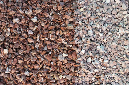 Kamenclub.ru: Мраморная крошка (щебень галтованный розовый) фр.10-20 мм.  купить в Костроме мрамор розовый, красный ландшафтный декоративный окатанный округлый щебень 15000 руб/т   фото КАМЕНЬ КЛУБ