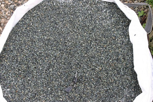 Kamenclub.ru: Щебень крошка зеленый (змеевик) фр. 5-10 мм  купить в Костроме змеевик зеленый, салатовый ландшафтный декоративный щебень крошка 7 200 руб/т   фото КАМЕНЬ КЛУБ