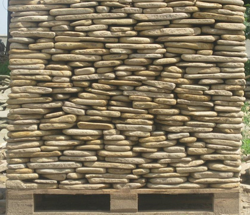 Kamenclub.ru: Песчаник пластушка галтованный желтый с рисунком (3 см)  купить в Костроме плитняк - пластушка желтый песчаник 21000 руб/м3   фото КАМЕНЬ КЛУБ