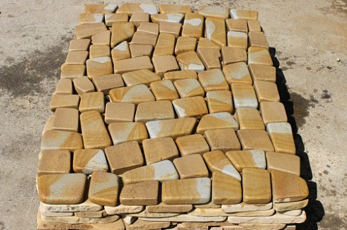 Kamenclub.ru: Песчаник брусчатка (Готика) art PSG-L-01  купить в Костроме    2300 руб/кв.м   фото КАМЕНЬ КЛУБ