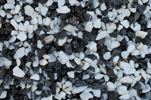 Kamenclub.ru: Мраморная крошка (щебень крошка микс : белый-черный-розовый) фр. 3-5 мм.  купить в Костроме мрамор белый, черный, розовый, разноцветный мраморная каменная крошка декорвтивная 12000 руб/т   фото КАМЕНЬ КЛУБ