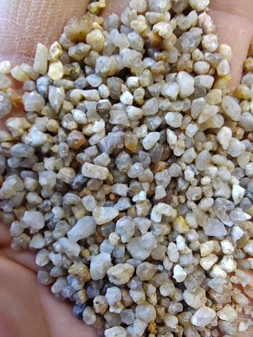 Кварцевый песок для площадок фр. 2-5 мм.  купить в Костроме фото Камень Клуб