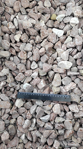 Kamenclub.ru: Мраморная крошка (щебень галтованный розовый) фр.20-40 мм.  купить в Костроме мрамор розовый, красный оголтованный округлый щебень  15000 руб/т   фото КАМЕНЬ КЛУБ