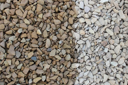 Kamenclub.ru: Щебень крошка желтый (песчаник) фр. 10-20 мм.  купить в Костроме песчаник бежевый, серый, рыжий декоративный ландшафтный щебень колотый 9500 руб/т   фото КАМЕНЬ КЛУБ