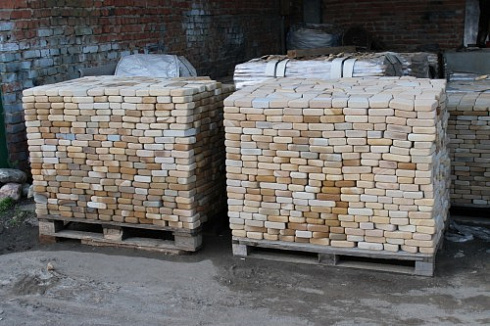 Kamenclub.ru: Песчаник брусчатка (Готика) art PSG-L-01  купить в Костроме    2300 руб/кв.м   фото КАМЕНЬ КЛУБ