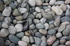 Kamenclub.ru: Галька речная окат (ассорти) фр. 50-100 мм. купить  в Костроме галька природная округлая серая белая черная серая коричневая синяя галька речная окатанная округлая 6200 руб/т   фото КАМЕНЬ КЛУБ