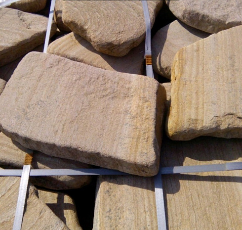 Kamenclub.ru: Песчаник пластушка галтованный желтый с рисунком (3 см)  купить в Костроме плитняк - пластушка желтый песчаник 21000 руб/м3   фото КАМЕНЬ КЛУБ