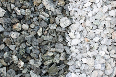 Kamenclub.ru: Щебень крошка зеленый (змеевик) фр. 20-40 мм.  купить в Костроме мрамор зеленый, салатовый ландшафтная мраморная крошка 8500 руб/т   фото КАМЕНЬ КЛУБ