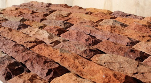 Kamenclub.ru: Песчаник (красный дракон) art PSK-5-03  купить в Костроме    3350 руб/кв.м   фото КАМЕНЬ КЛУБ