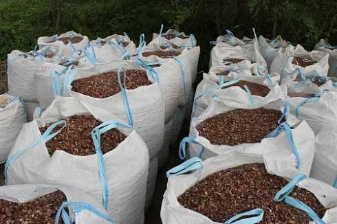 Kamenclub.ru: Мраморная крошка (щебень крошка розовый) фр. 20-40 мм.  купить в Костроме мрамор розовый, красный мраморная крошка декоративная 11000 руб/т   фото КАМЕНЬ КЛУБ