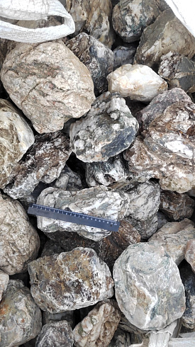 Kamenclub.ru: Кварцевый валунчик фр.100-300 мм.  купить в Костроме кварц белый, бежевый молочный рыжий крупный природный камень галечник 7850 руб/т   фото КАМЕНЬ КЛУБ