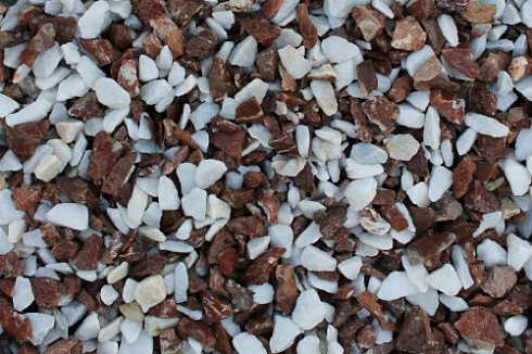 Kamenclub.ru: Мраморная крошка (щебень крошка микс: белый-зеленый-розовый) фр. 10-20 мм.  купить в Костроме мрамор белый, зеленый, розовый декоративный ландшафтный колотый щебень 12000 руб/т   фото КАМЕНЬ КЛУБ