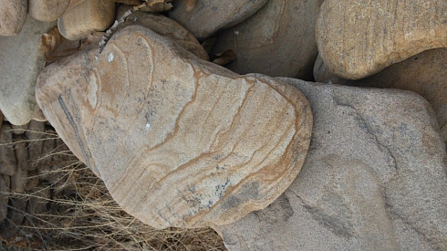 Kamenclub.ru: Песчаник пластушка галтованный желтый с рисунком (3 см)  купить в Костроме плитняк - пластушка желтый песчаник 21000 руб/м3   фото КАМЕНЬ КЛУБ