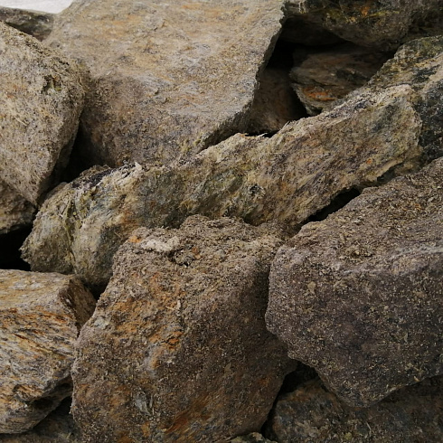 фото Змеевик салатовый  (фр. 70-100 мм)  купить в Костроме в интернет-портале КАМЕНЬ КЛУБ