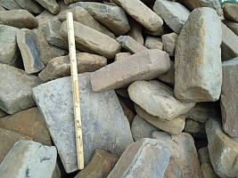 Kamenclub.ru: Песчаник для мощения дорожек, площадок, парковок ( фр 5-10 см)  купить в Костроме песчаник  серый желтый коричневый рыжий песчаник оголтованный окатанный 6500 руб/т   фото КАМЕНЬ КЛУБ