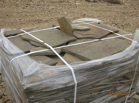 Kamenclub.ru: Песчаник пластушка серо-зеленый (3,0 см)  купить в Костроме песчаник серо-зеленый, серый, зеленый песчаник пластушка колотый рваный ландшафтный 10200 руб/м3   фото КАМЕНЬ КЛУБ