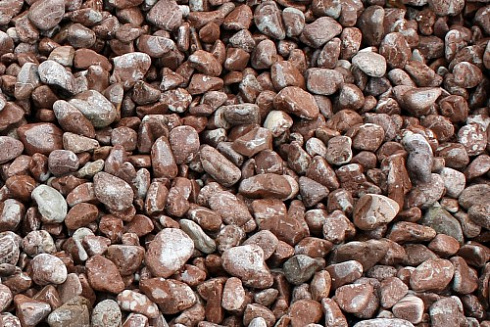 Kamenclub.ru: Мраморная крошка (щебень галтованный розовый) фр.40-70 мм.  купить в Костроме мрамор розовый, красный галтовка мраморная щебня 15000 руб/т   фото КАМЕНЬ КЛУБ