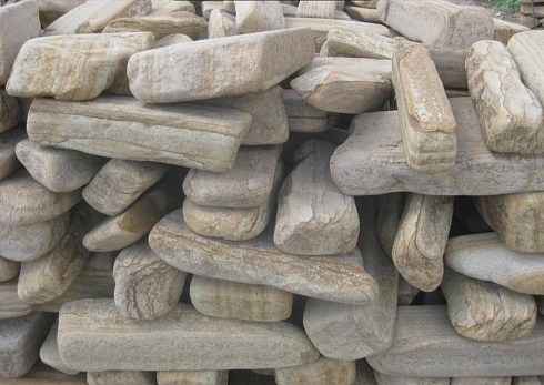 Kamenclub.ru: Песчаник пластушка галтованный желтый с рисунком (3 см)  купить в Костроме плитняк - пластушка желтый песчаник 21000 руб/м3   фото КАМЕНЬ КЛУБ