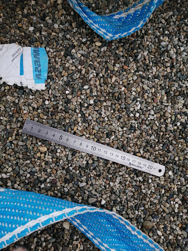 Kamenclub.ru: Галька речная окат (серая) фр.3-5 мм купить  в Костроме галька речная серая бежевый темно-серый окатанный речной камень округлый 9500 руб/т   фото КАМЕНЬ КЛУБ