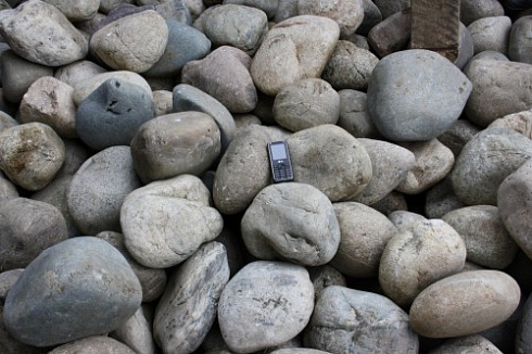 Kamenclub.ru: Речной валун (Ассорти) фр.100-300 мм.  купить в Костроме галечник серый, темно-серый, светло-серый речная галька крупных размеров 4200 руб/т   фото КАМЕНЬ КЛУБ