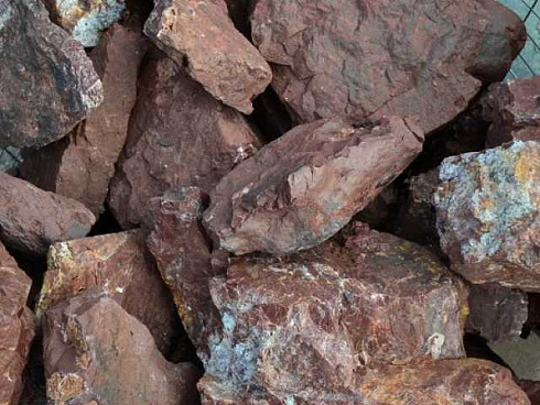 Kamenclub.ru: Щебень крошка красный (ЯШМА) фр. 10-20 мм.  купить в Костроме яшма красный, бордовый, оранжевый, рыжий декоративный каменный ландшафтный щебень колотый 9000 руб/т   фото КАМЕНЬ КЛУБ