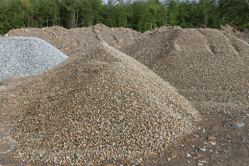 Kamenclub.ru: Галька окат (серо-желтая) фр.10-20 мм. купить  в Костроме галька серо-желтая, рыжая, серый речная окатанная округлая галька 5000 руб/т   фото КАМЕНЬ КЛУБ