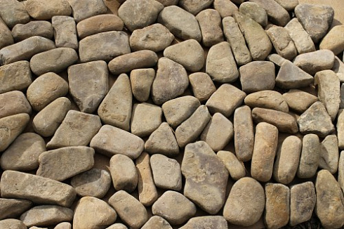 Kamenclub.ru: Песчаник брусчатка  купить в Костроме    5 500 руб/т   фото КАМЕНЬ КЛУБ