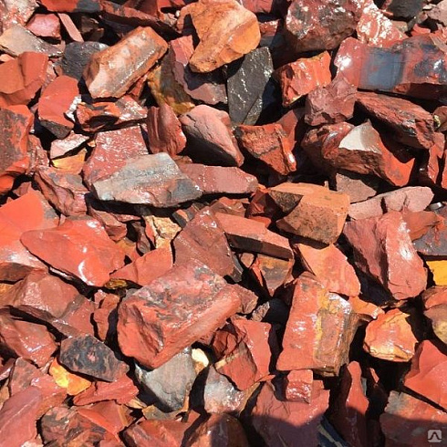 Kamenclub.ru: Щебень крошка красный (ЯШМА) фр. 5-10 мм.  купить в Костроме крошка каменная яшмы красный, бордовый, темно-красный декоративная крошка ландшафтная каменная яшмоидная 8500 руб/т   фото КАМЕНЬ КЛУБ