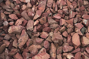 Kamenclub.ru: Щебень крошка красный (ЯШМА) фр. 20-40 мм.  купить в Костроме яшма красный, бордовый декоративный ландшафтный щебень 9000 руб/т   фото КАМЕНЬ КЛУБ