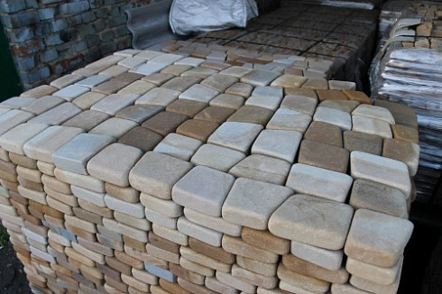 Kamenclub.ru: Песчаник брусчатка (Готика) art PSG-L-01  купить в Костроме    2300 руб/кв.м   фото КАМЕНЬ КЛУБ