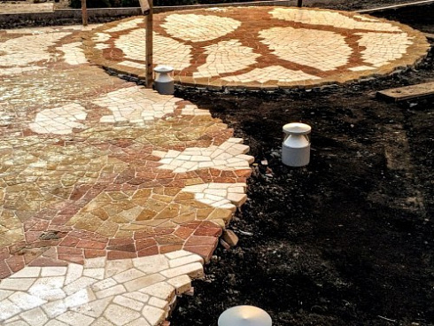 Kamenclub.ru: Песчаник брусчатка (Готика) art PSG-L-01  купить в Костроме    2300 руб/кв.м   фото КАМЕНЬ КЛУБ