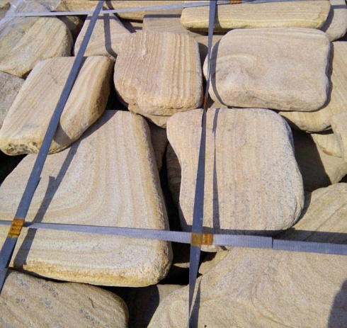 Kamenclub.ru: Песчаник пластушка галтованный желтый с рисунком (3 см)  купить в Костроме плитняк - пластушка желтый песчаник 21000 руб/м3   фото КАМЕНЬ КЛУБ