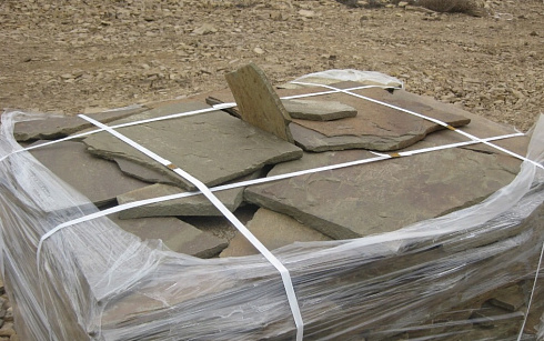 Kamenclub.ru: Песчаник пластушка серо-зеленый (4,0 см- 5,0 см)  купить в Костроме песчаник серо-зеленый, серый, зеленый песчаник рваный ландшафтный колотый 9000 руб/м3   фото КАМЕНЬ КЛУБ