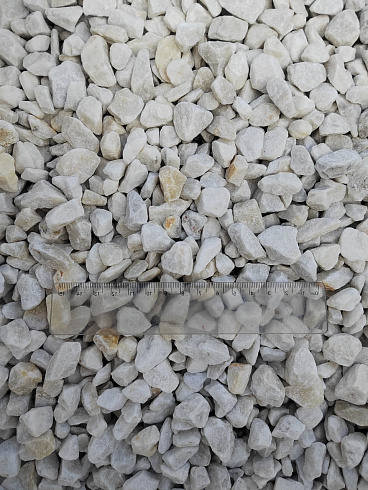 Kamenclub.ru: Мраморная крошка, щебень, цвет-белый, фр. 10-20 мм.  купить в Костроме мрамор белый, молочный айвори каменная ландшафтная декоративная крошка шебня 12000 руб/т   фото КАМЕНЬ КЛУБ