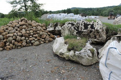 Kamenclub.ru: Песчаник ядра, фр. 100-300 мм  купить в Костроме песчаник бежевый серый рыжий речная галька 5 000 руб/т   фото КАМЕНЬ КЛУБ